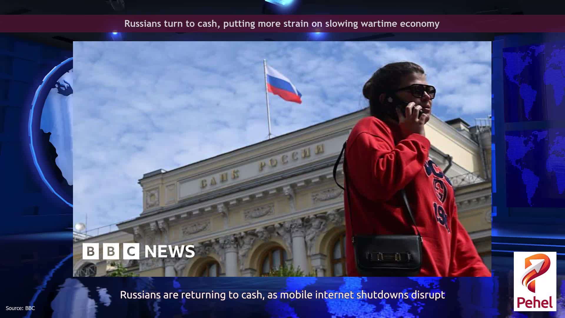 Russians turn to cash, putting more strain on slowing wartime economy